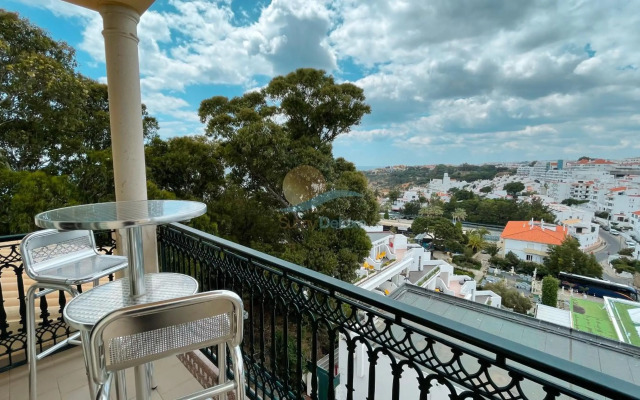 Oura Praia Hotel And Apartments