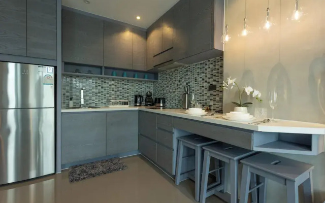 Nicest Condo in City gate Kamala  c118