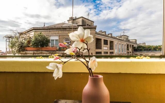 ALTIDO Lovely Studio w/Balcony near Duomo