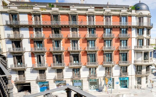 Luxurious Apartment For 9 People Recently Renovated In The Center Of Barcelona