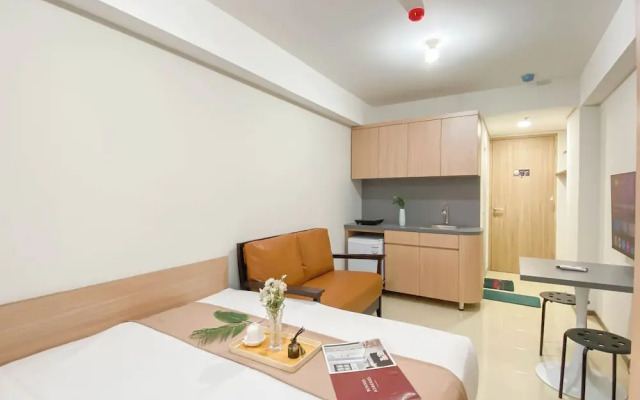 Comfy Studio Room At Meikarta Apartment