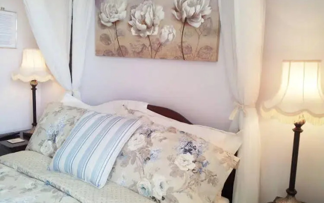 Cranleigh Bed  Breakfast