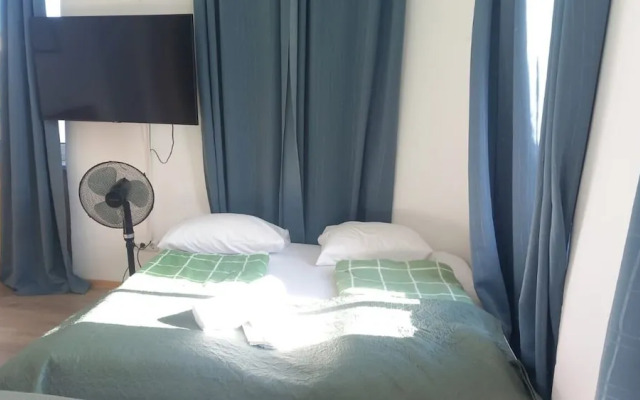 Cozy Room Shared Apt Millennium Tower