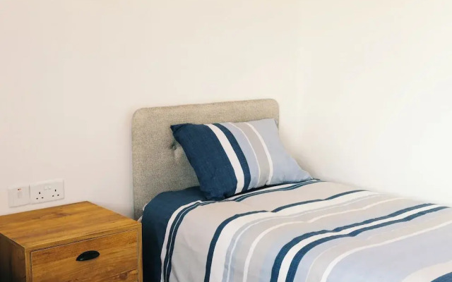 Apartmentsleep5-balcony-bqq-garden-pool