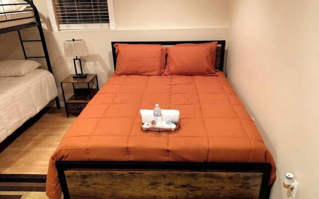 Room in House - The Modern Gem Furnished Bedroom