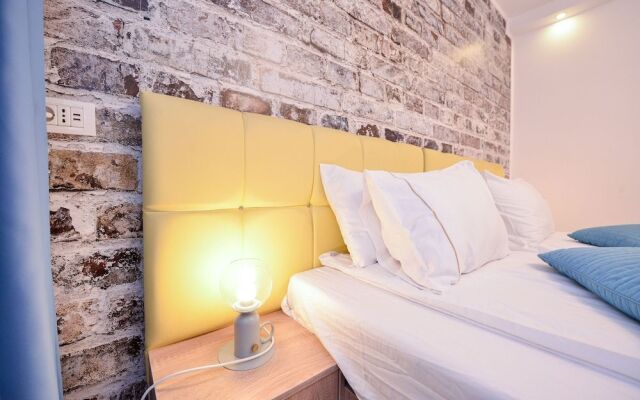 Colors Apartment - Cismigiu Gardens