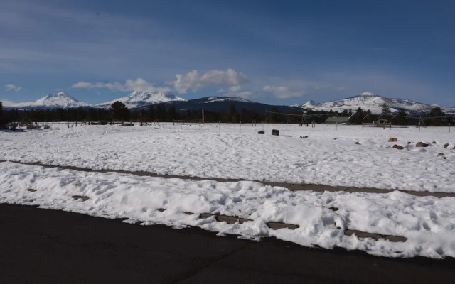 The Three Sisters Walk to Downtown Sisters