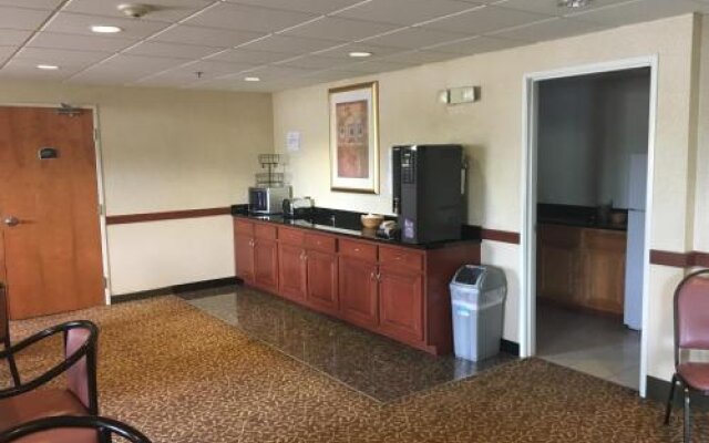 Luxe Inn and Suites