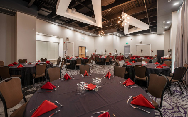 Coast Nisku Inn & Conference Centre