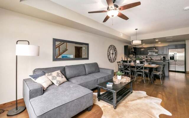 Spectacular Townhome Near Breweries and River District!