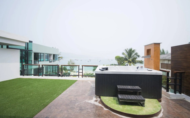 Phi Phi Nice Beach Hotel Hip
