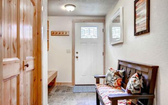 Cedars 18 - Ski-In/Ski-Out Apartment