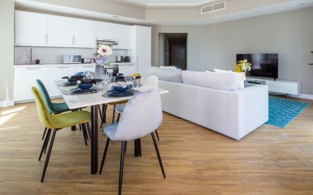 Impressive & Exceptional 2BR Apt in Dubai Marina!
