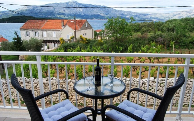 Krila - Cozy and Seaview - A2