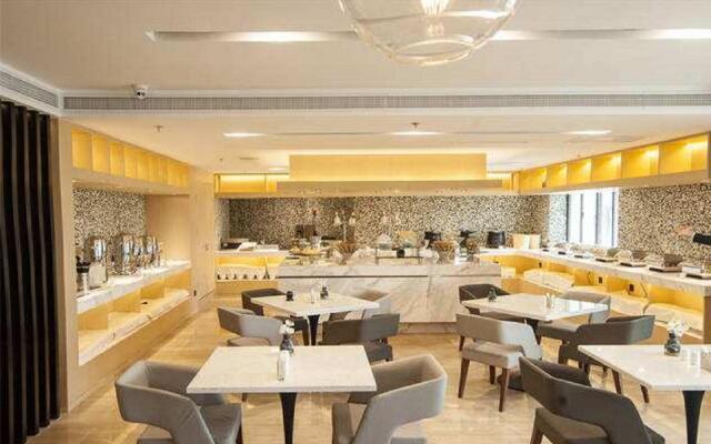 Atour Hotel Zhongshan Square Dalian