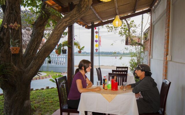 Riverside Plum Garden Homestay