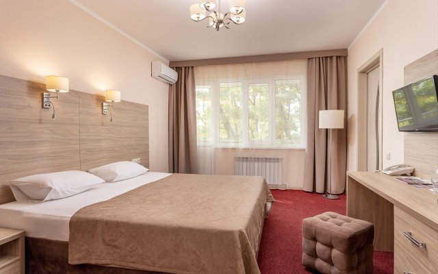 AZIMUT Park Hotel Prometey Nebug