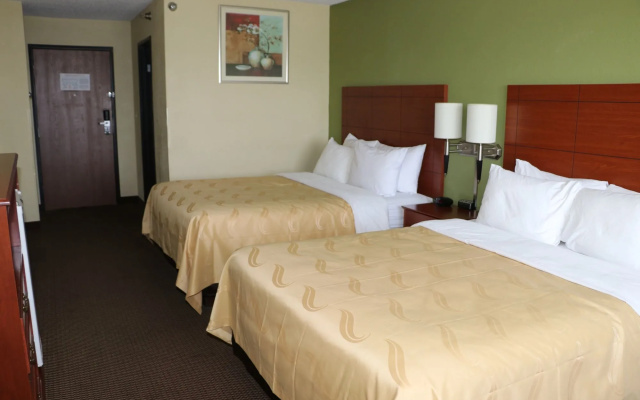 Quality Inn Evansville Eastland Area