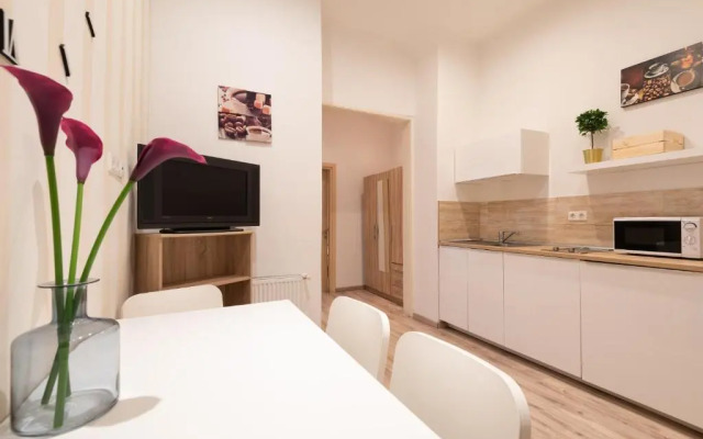 Standard Apartment by Hi5 - West End Center