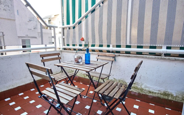 Nervion Paradise by Valcambre