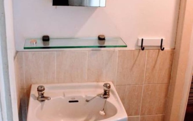 2 Bedroom Central Apartment