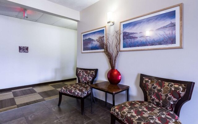 Quality Inn & Suites Omaha Chalco