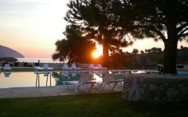 Aliki Beach Hotel