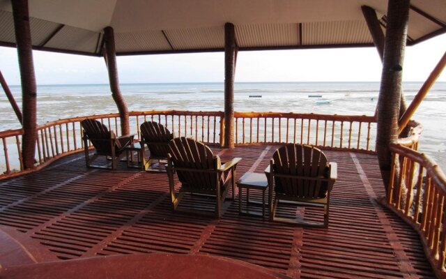 Maia's Beach Resort