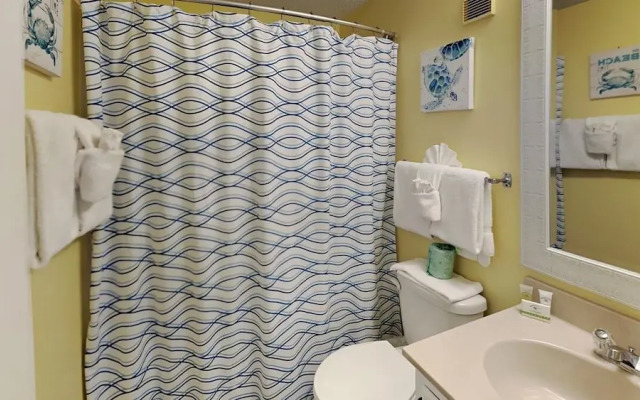 Renaissance Tower 0214 2 Bedroom Condo