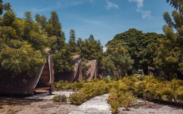 AMALIFE Beach Club & Hotel