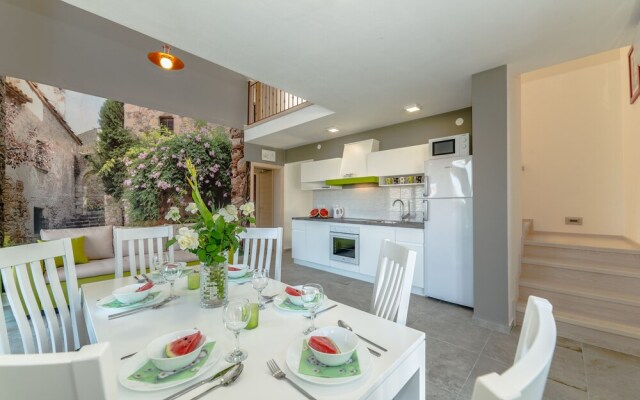 Villa Lusia - Modern villa with pool