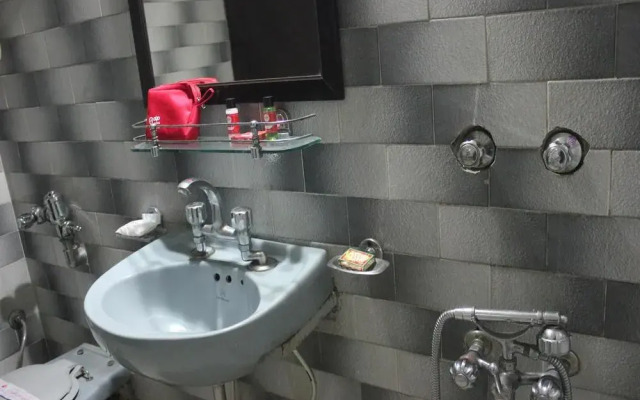 Oyo 518 Hotel Sundeep Inn