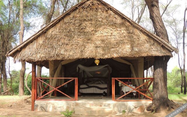 Loyk Tsavo Camp