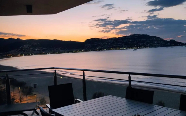 Fantástico apartamento en primera línea de mar