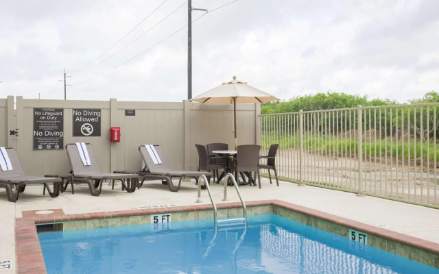 Sleep Inn & Suites