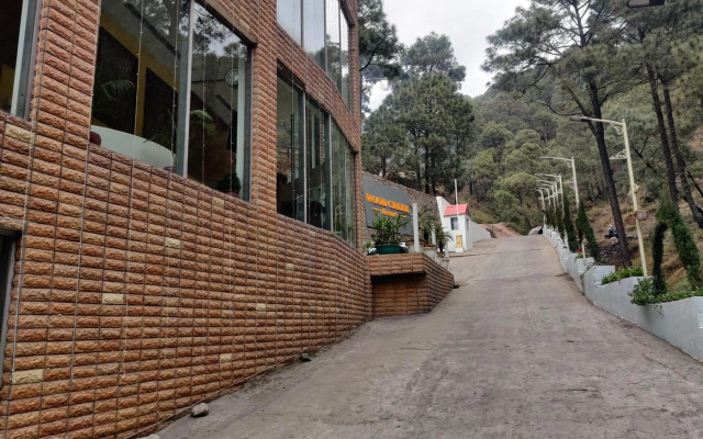 Wood Creek Resort & Spa Kasauli