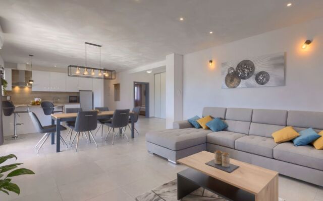 House Veli vrt Pallerols