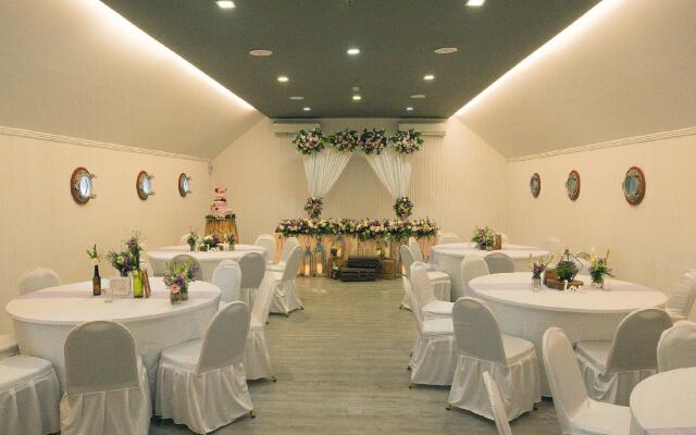 Daun Bali Seminyak Hotel
