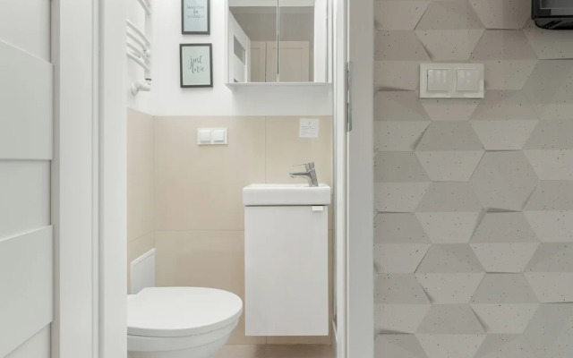 Stylish Studio Seredyńskiego by Renters