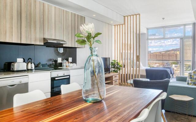 Elegant Modern Apartment near Table Mountain