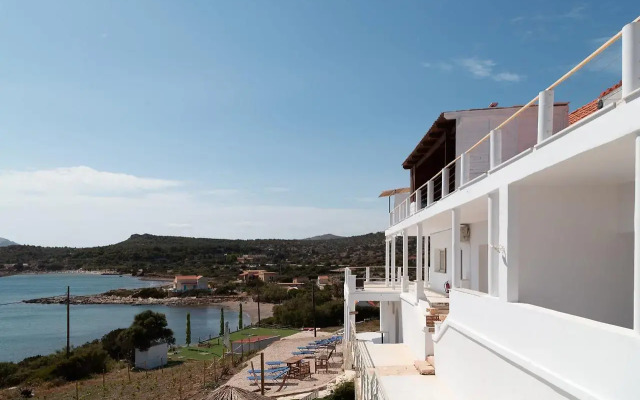Poseidon Apartments & Villas By The Sea