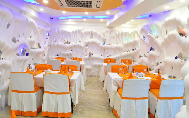 Royal Penguin Boutique Hotel & Spa