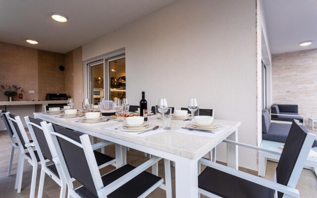 Beautiful Home in Klimno With Sauna, Wifi and 4 Bedrooms