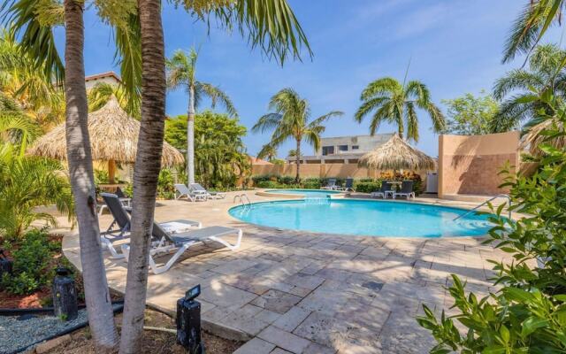 Gold Coast - 2br3ba Gated Community w Pools Gym