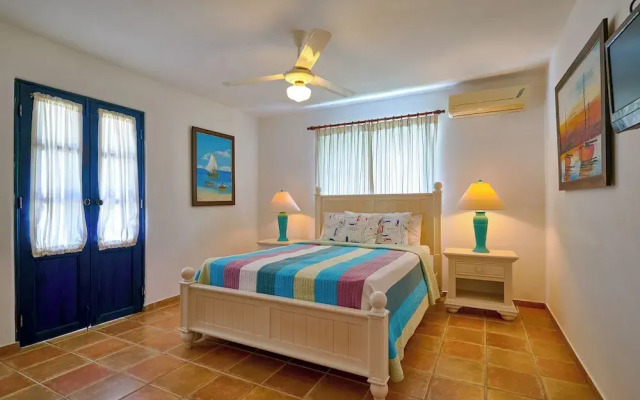 Beach Villa in El Portillo Sleeps 12