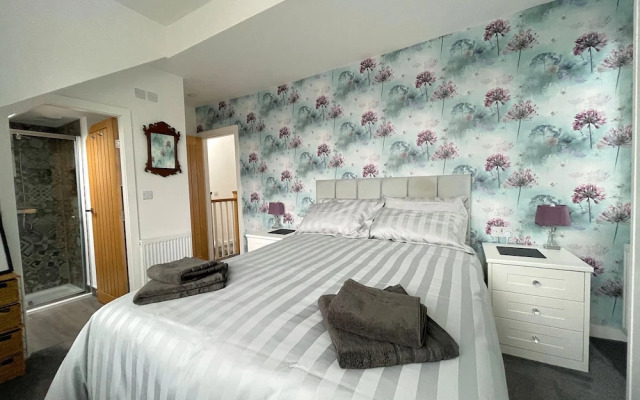 Lovely Comfortable 3BR Property