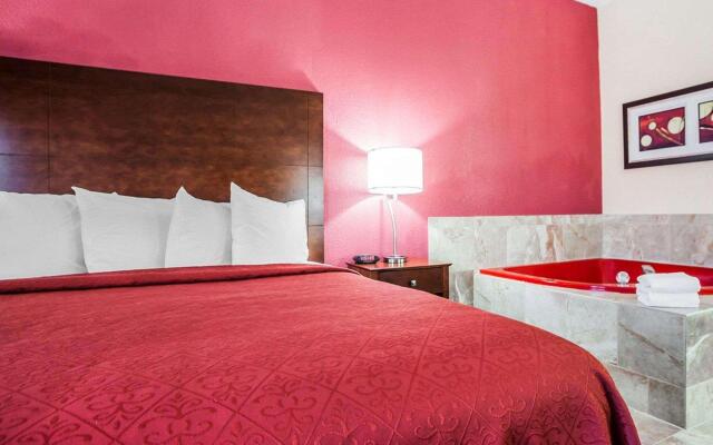 Quality Inn & Suites Altoona - Des Moines