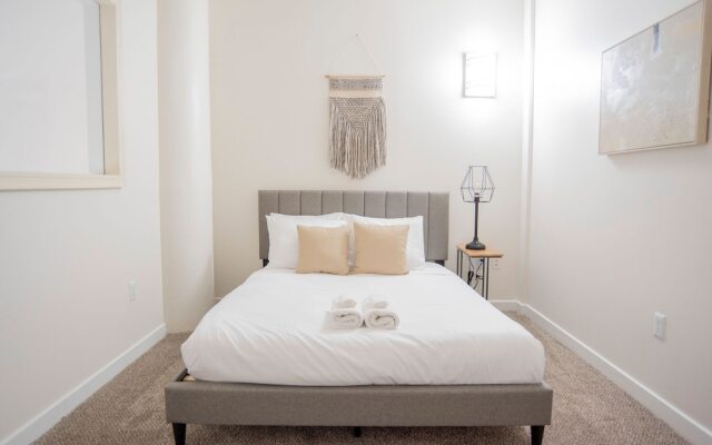 3BR CozySuites at The Block