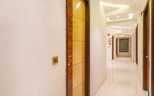 Capital O 16131 Mohit Guest House