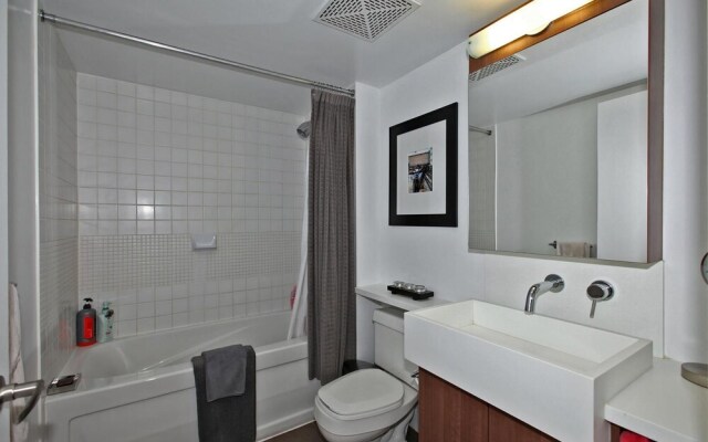 MiCasa Suites - Stylish Townhouse in King West Village